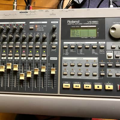Roland VS880 - Grey image 1