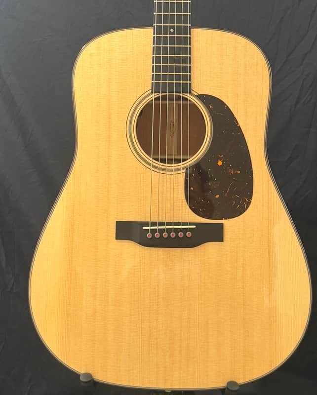 Martin D-18E Modern Deluxe