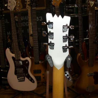 Mosrite Ventures 1967 - Pearl White image 6
