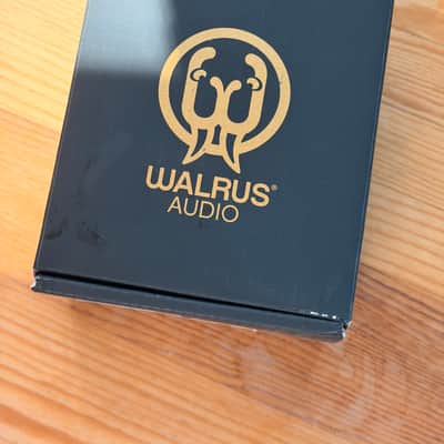 Walrus Audio Julianna Deluxe Chorus / Vibrato 2020 - Present - Blue image 7
