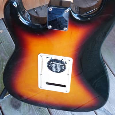 Fender Strat Sunburst made in mexico with original hardshell case 2005 - Sunburst image 8