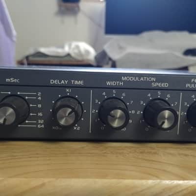 Maxon DM500 digital delay with modulation image 3