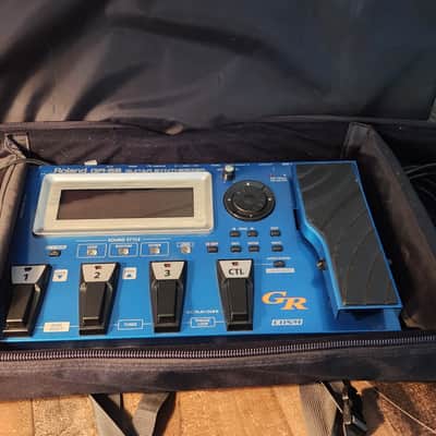 Roland GR-55 Guitar Synthesizer Package - With Carrying Bag