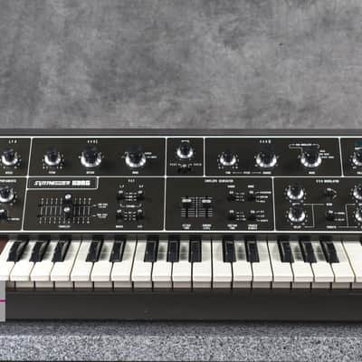 KORG 770 Electronic  Analg Synthesizer in Excellent condition