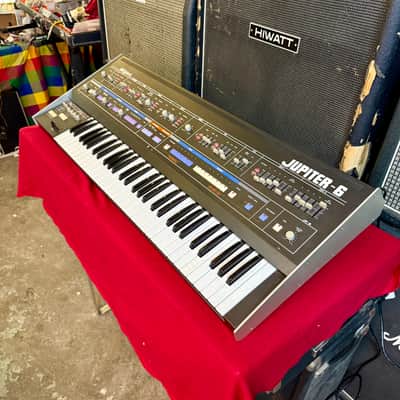 Roland Jupiter 6 1985 - JP-6 original vintage analog polysynth synthesizer