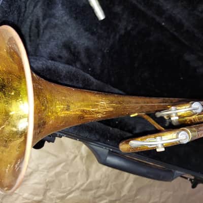 King Cleveland 600 Bb Trumpet, USA, Brass with Case, good and playable condition, but worn finish image 13