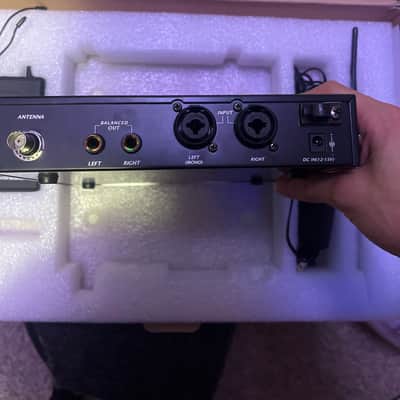 Peavey 3010690 Wireless In-Ear Monitor System 2010s - Black image 2