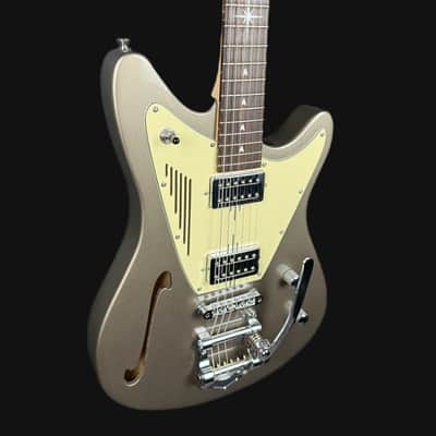 Magneto Starlux Electric Guitar SL-4300 w/ Gigbag image 2