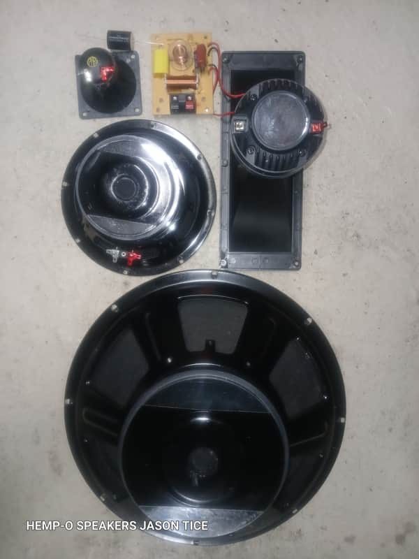 PA SPEAKER KIT 4 WAY SYSTEM 15" WOOFER,8" MIDBASS 5X12 MIDRANGE TWEETER 4" SUPER TWEETER ALL YPU NEED FOR SPEAKERS TO MAKE YOUR OWN TRUE 4 WAY HIGH OUTPUT SYSTEM 500 WATT PMR SPEAKERS image 1