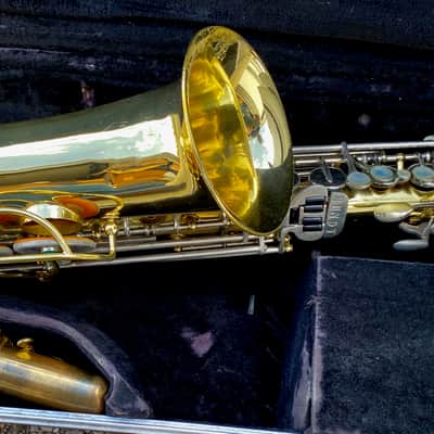 Bundy Alto Saxophone Red Label #456498 w/ Green Case USA image 3