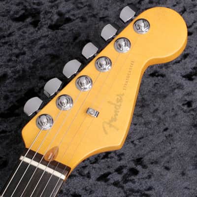 FENDER USA American Ultra II Stratocaster with Ebony Fingerboard, "Texas Tea" [US240023120] (09/17) image 9