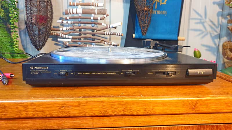 Vintage 1989 Pioneer PL-Z92 Turntable, JAPAN - for parts or repair