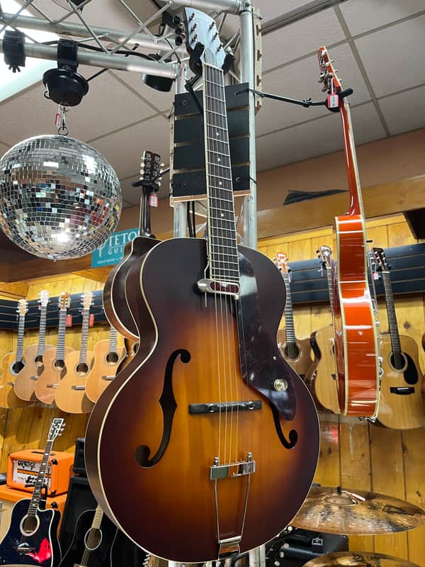 Gretsch G9555 New Yorker Archtop | Reverb