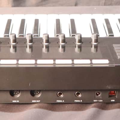 Native Instruments Komplete Kontrol S61 Mk2 - Black w/ License image 4