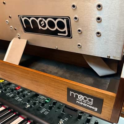 Moog Minimoog Model D Reissue 44-Key Monophonic Synthesizer (2016) 2016 - 2017 - Black / Wood image 13