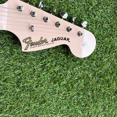 Fender Vintera III Mid '60s Jaguar - Shell Pink image 8
