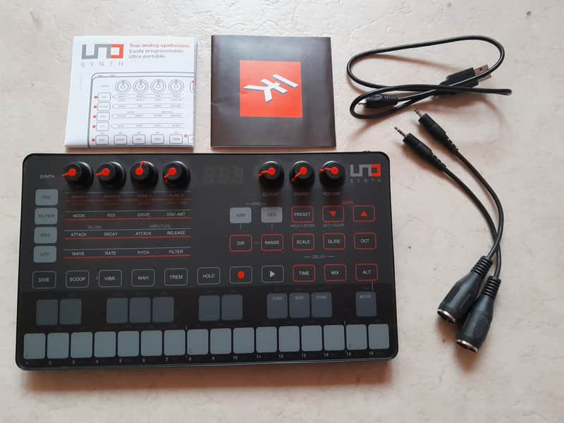 IK Multimedia UNO Analog Synth 2010s - Black image 1
