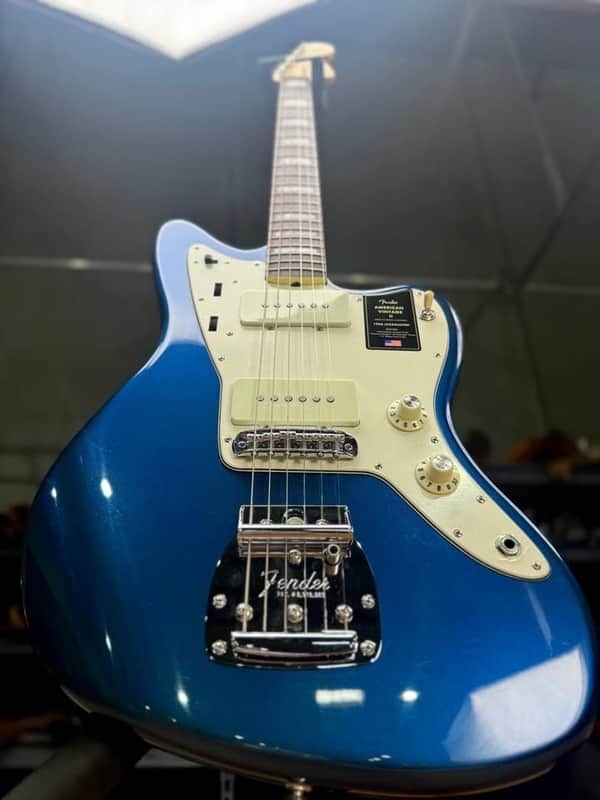 Fender American Vintage Il '66 Jazzmaster, Custom Nitrocellulose Candy Apple Sapphire New - Candy Apple Sapphire image 1