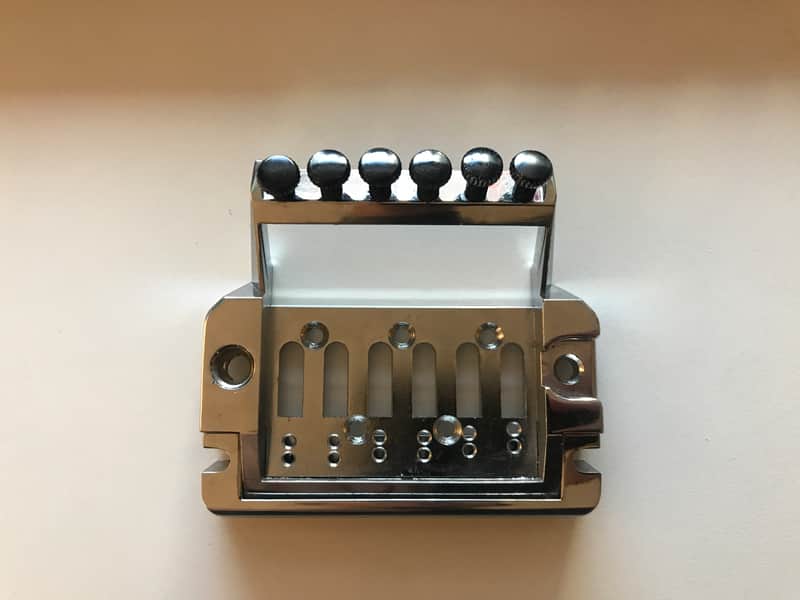 Yamaha Rockin' Magic Pro (RM-PRO) tremolo base with fine tuners