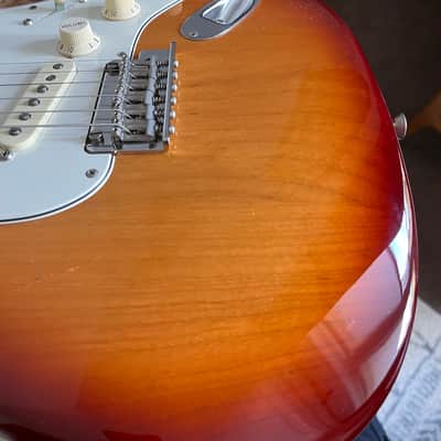 Fender American Professional Stratocaster with Maple Fretboard 2017 - 2019 - Sienna Sunburst image 14