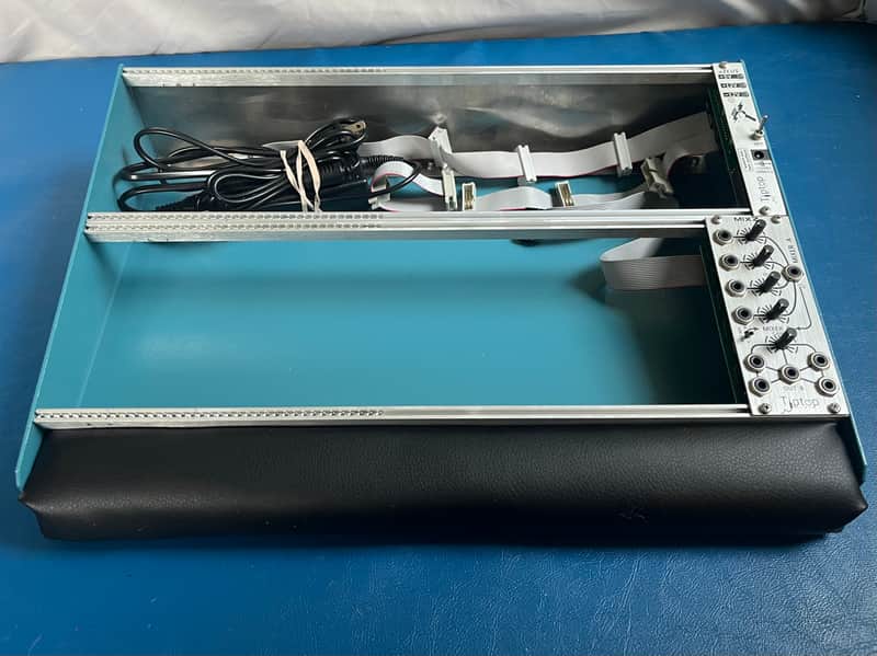 6U 84HP Eurorack Desktop Powered Case w/ padded wrist rest, TR-909 size image 1