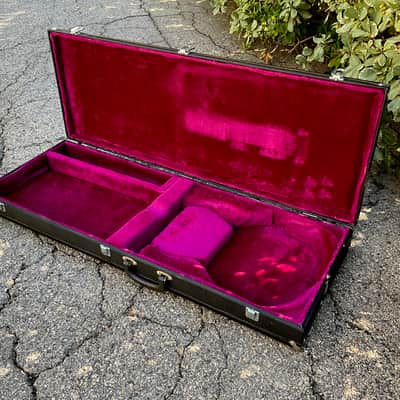 VINTAGE LATE 60'S / EARLY 70'S GIBSON SG STYLE HARD CASE IN VERY GOOD CONDITION image 1