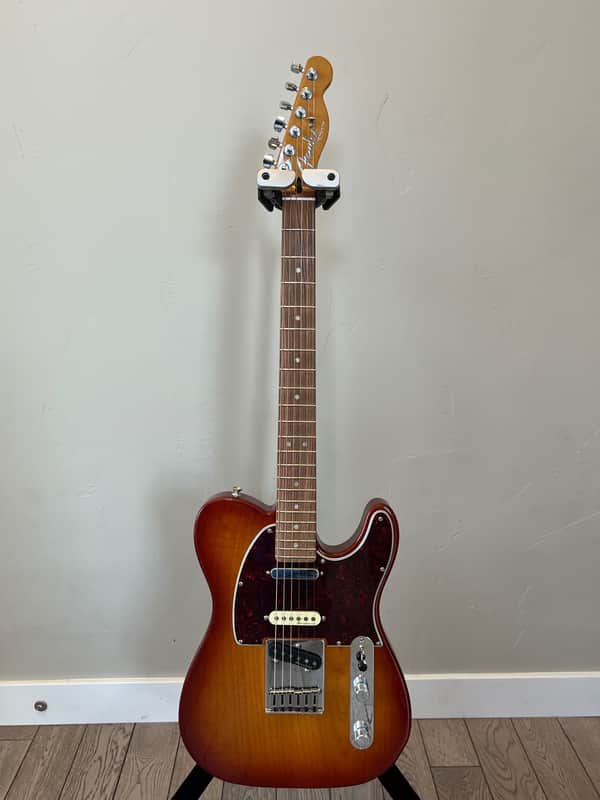 Fender Player Plus Nashville Telecaster®, Pau Ferro Fingerboard, Sienna Sunburst 2025 - Sienna Sunburst