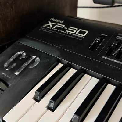 Roland XP-30 61-Key 64-Voice Expandable Synthesizer 1999 - 2004 - Black