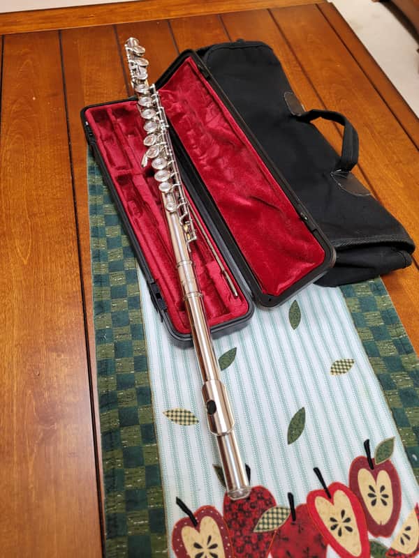 Yamaha YFL-211 Student Flute | Reverb