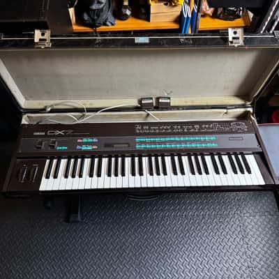 Yamaha DX7 Programmable Algorithm Synthesizer 1983 - 1987 - Black