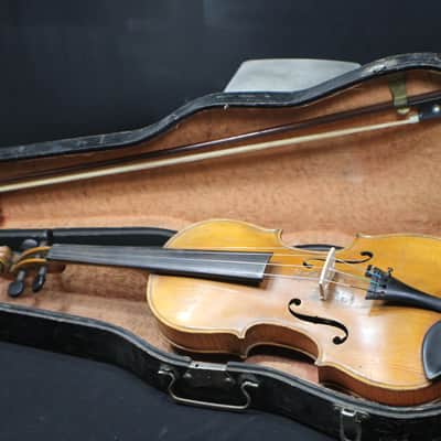 An Antique Unmarked German Made ? Full Size 4/4 Violin, Bow & Original Wood Case # 12 V image 1