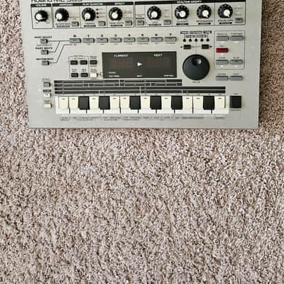Roland MC-303 Groovebox 1990 - 1998 - Silver image 1