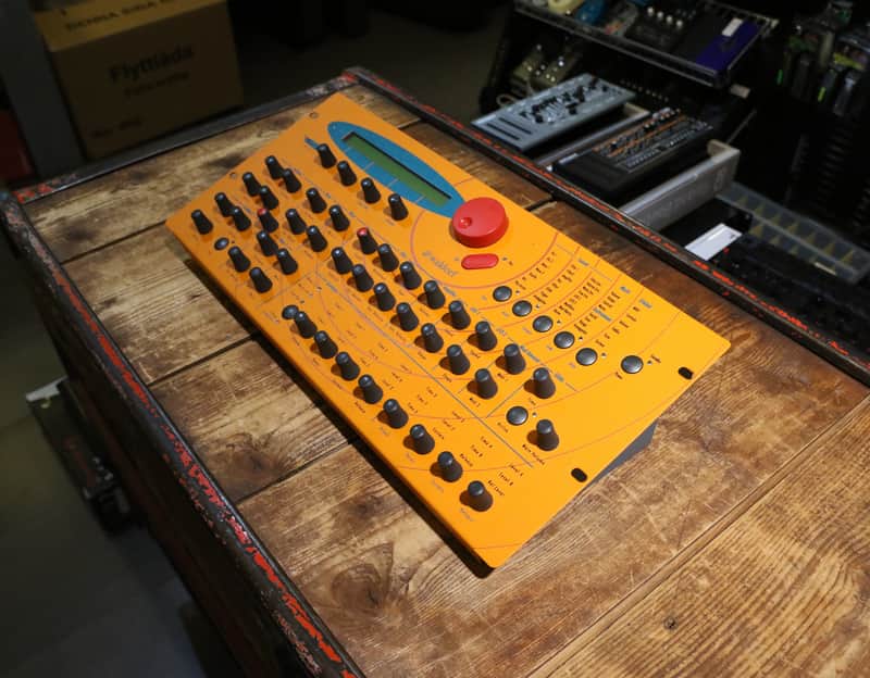 Waldorf Microwave XT Rackmount Wavetable Synthesizer 1998 - Orange image 1