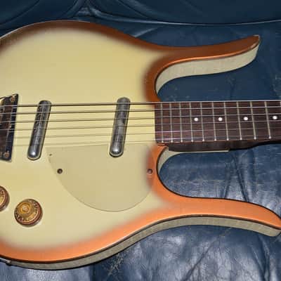 Danelectro Longhorn Baritone 6 - Copperburst image 1
