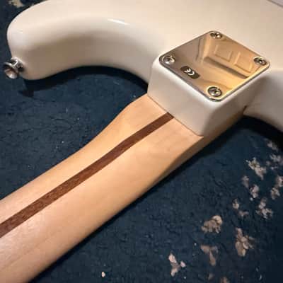 2005 Fender Standard Stratocaster - Arctic White image 11