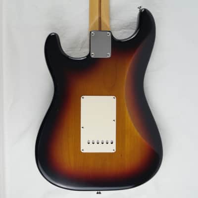 Fender Highway One Stratocaster - USA 2005 - 3 Color Sunburst - Gigbag included image 7