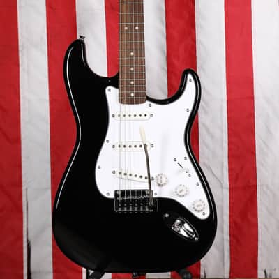Squier Affinity Stratocaster Pack with Mustang Micro Amp - Black image 2