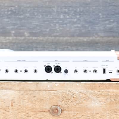 Arturia AstroLab 61 Avant-Garde Stage Keyboard 61-Note Semi-Weighted Keyboard image 8