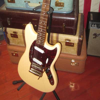 2019 Squier by Fender Classic Vibe '60s Mustang White image 3