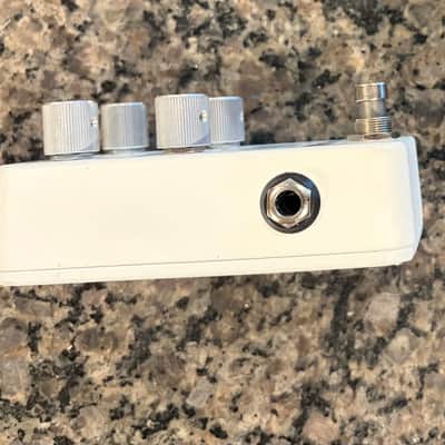 Lawrence Petross Design (LPD) Sixty 8 2021-2025 - White image 3