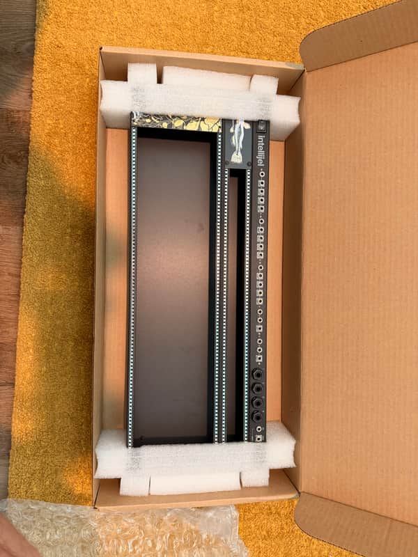 Intellijel 4U 104HP Palette Case