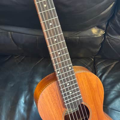 Mele Guitarlele Six String Ukulele- Natural w/ Case (Guilele/Guitalele) image 9