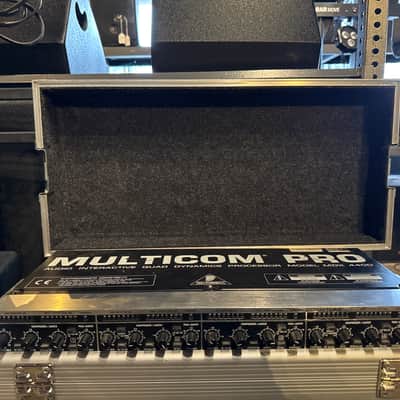 Behringer Multicom Pro MDX4400 4-Channel Audio Interactive