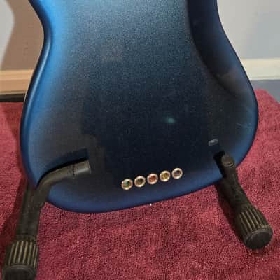 Fender American Professional II Precision Bass V with Maple Fretboard 2020 - Present - Dark Night image 4