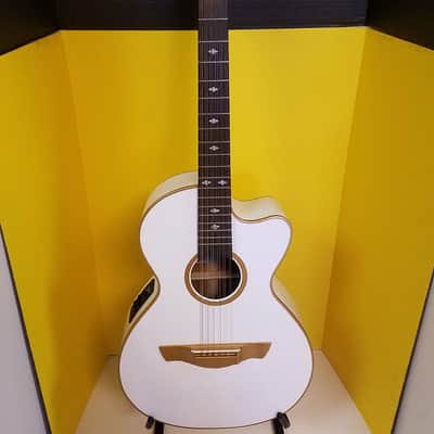 Jesus Sevillano 12 String Requinto Sierreño Guitar W/fishman/EQ new white image 1