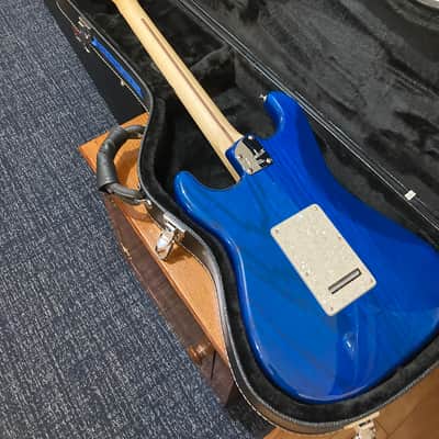 Fender Deluxe Stratocaster P/C Sapphire Blue Transparent image 9