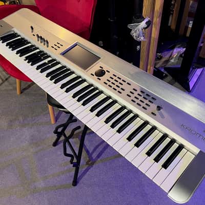 Korg Krome 73-Key Limited Edition Digital Synthesizer Workstation 2010s - Platinum