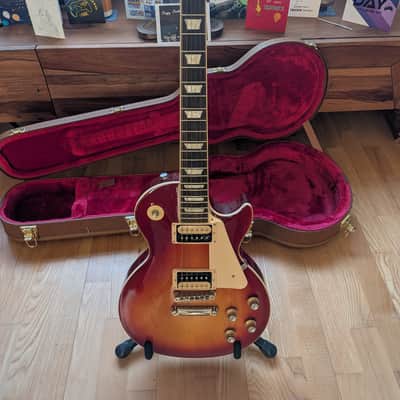 Gibson Les Paul Classic 2019 - 2023 - Heritage Cherry Sunburst image 3