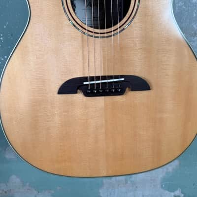 Alvarez Masterworks MF70ce Folk/OM Acoustic Electric Guitar with Cutaway - Natural image 3