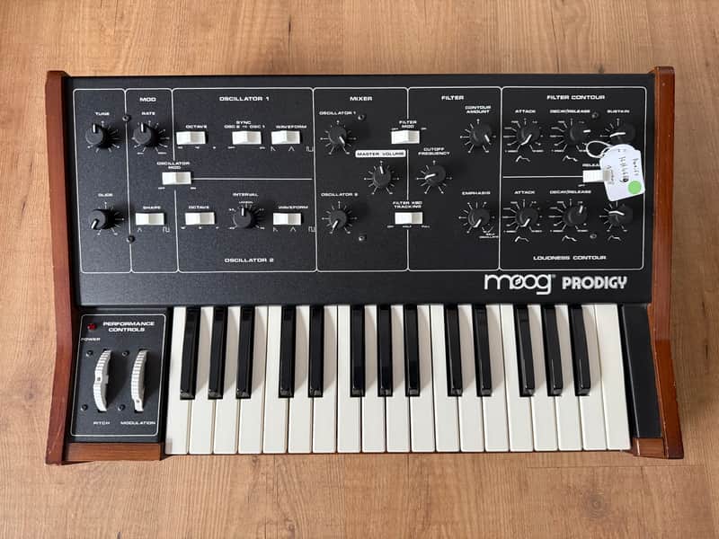 Immagine Moog Prodigy 32-Key Monophonic Analog Synthesizer (Serviced / warranty) - 1